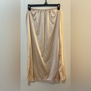 Cabernet Cream Maxi slip no slits size M